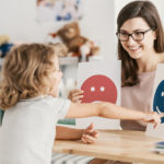 Comment choisir une école pour son enfant autiste ?