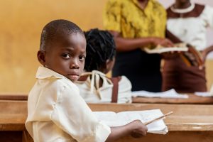 Enfants africains dans la classe