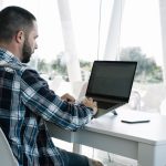 Pourquoi les démarches d’immatriculation passent désormais par internet