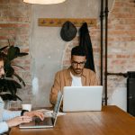 Enfin Libre : comment l’entrepreneuriat e-commerce fédère une communauté entre la France et le Québec